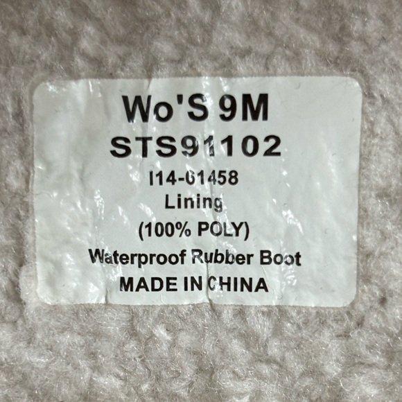 Sperry Top-Sider Red Fleece-lined Duck Boots - Picture 3 of 3